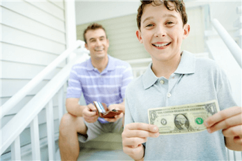 parenting tips - give your kids the freedom to use their money