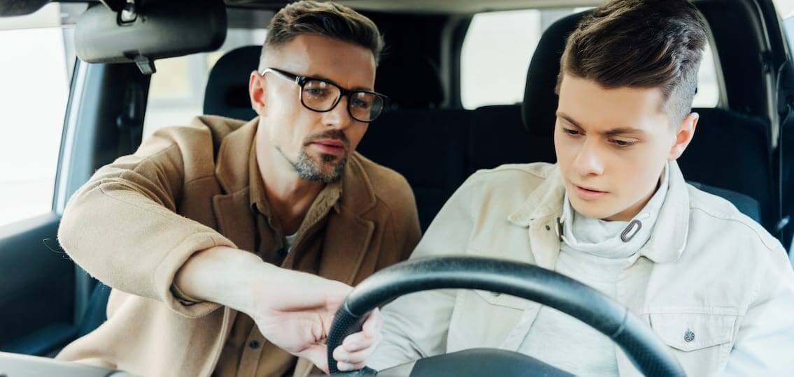 How to teach a teen to drive - learn about the car