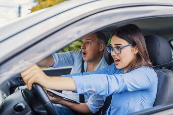 how to tell if kids can drive alone - check if your teen is scared