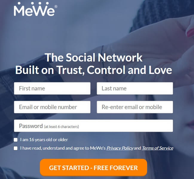 MeWe app review: a new private social network parents should know