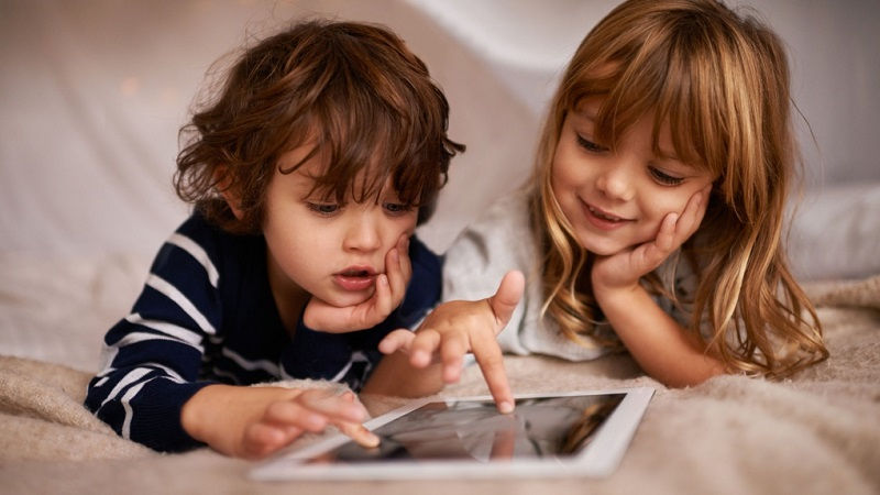 side effects of too much screen time for kids lack of sleep