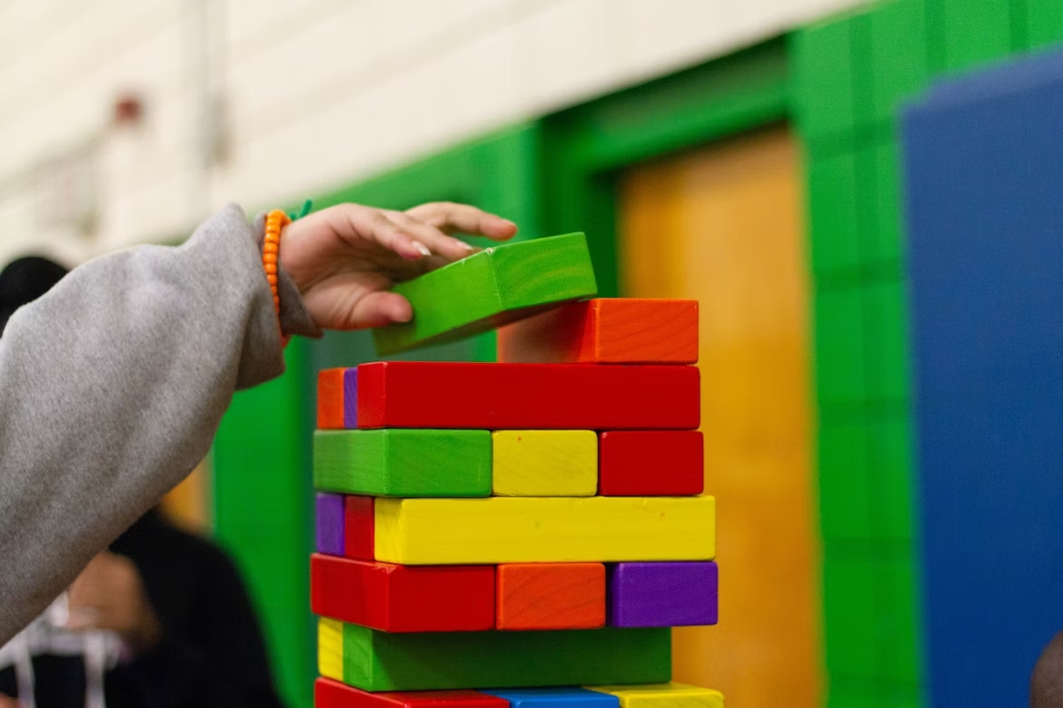 encourager les enfants à jouer et à s'amuser